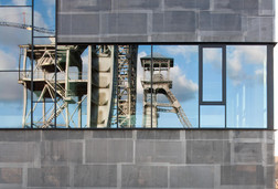 KHLIM Media & Design Academy in Genk Feuerverzinkte Fassade aus Lochblechen