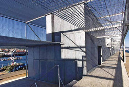 Hafengebäude in Cangas Feuerverzinkte Fassade Hafengebäude in Cangas