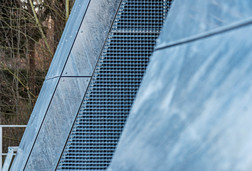 Motorradwerkstatt in Passau Feuerverzinkte Fassade